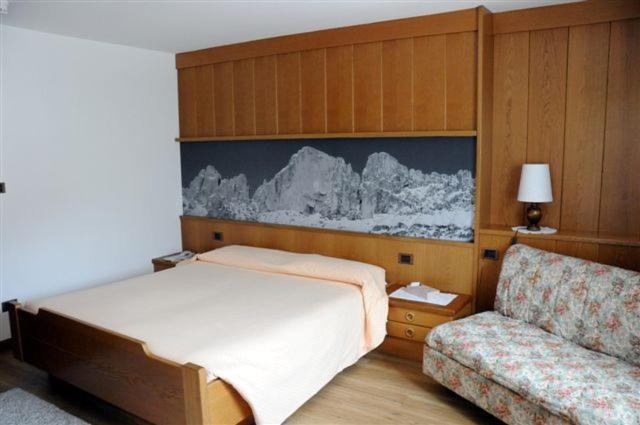 Hotel Garni Soreie Pozza di Fassa Exterior foto
