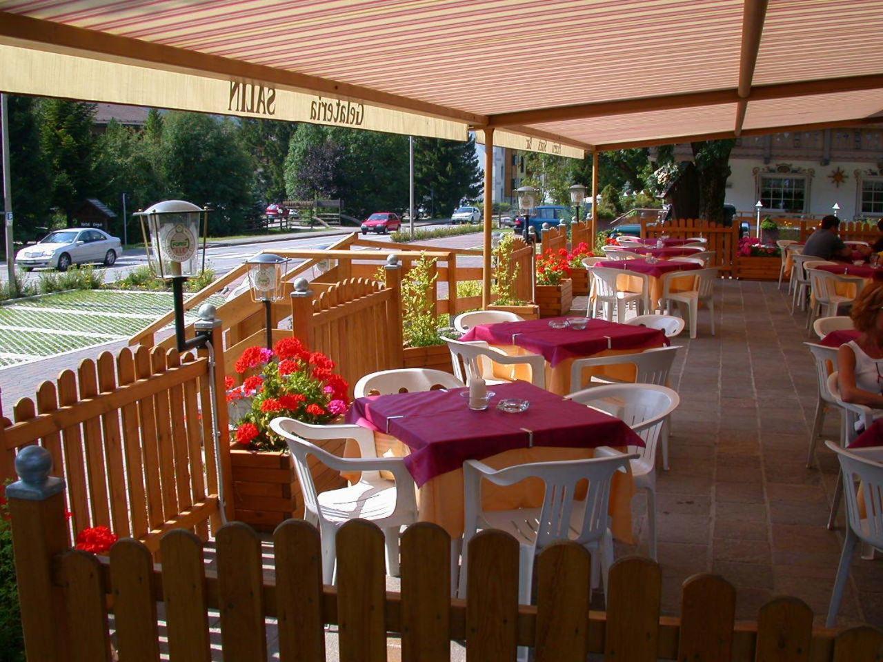 Hotel Garni Soreie Pozza di Fassa Exterior foto
