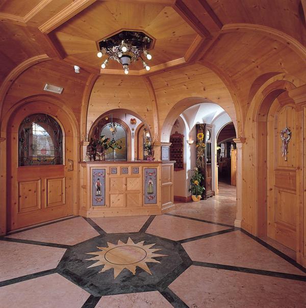 Hotel Garni Soreie Pozza di Fassa Exterior foto
